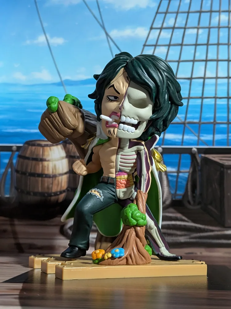 Mighty Jaxx - One Piece Freeny's Hidden Dissectibles Marines Edition - Aramaki / Ryokugyu (~10cm)