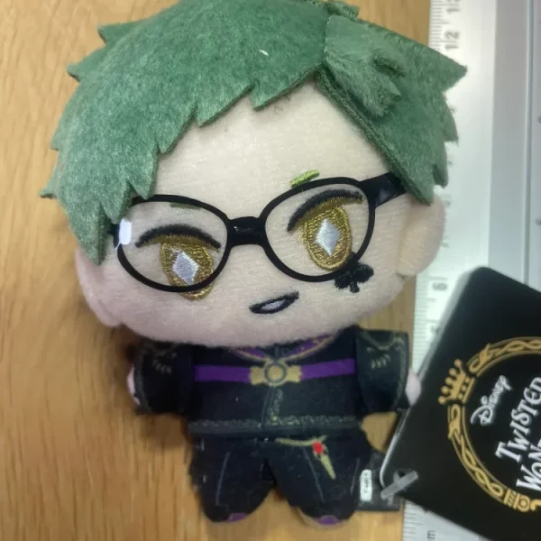 Twisted Wonderland – Peluche Trey Clover Formal Wear 10 cm SEGA