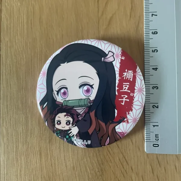Demon Slayer – Badge Nezuko Kamado Gyugyutto Bell House 5 cm