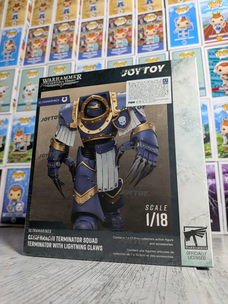 JoyToy Warhammer The Horus Heresy - Ultramarines Cataphractii Terminator Squad Terminator with Lightning Claws (13,6cm)